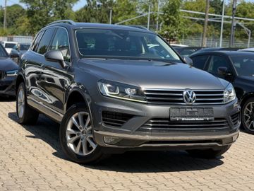 Volkswagen Touareg - 1