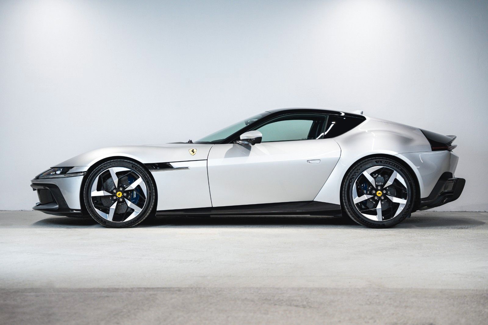 Ferrari 12 Cilindri *FULL CARBON* imagem 2