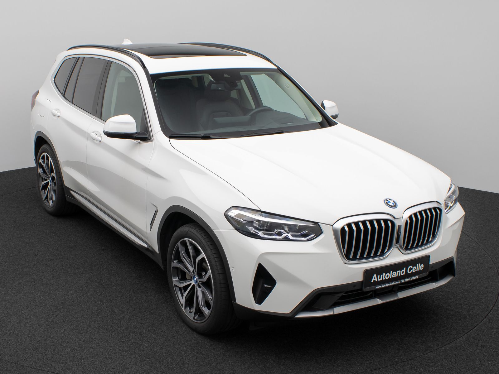 Fahrzeugabbildung BMW X3 xD30e Panorama 360°HUD DAB H/K Komfort 20Zoll