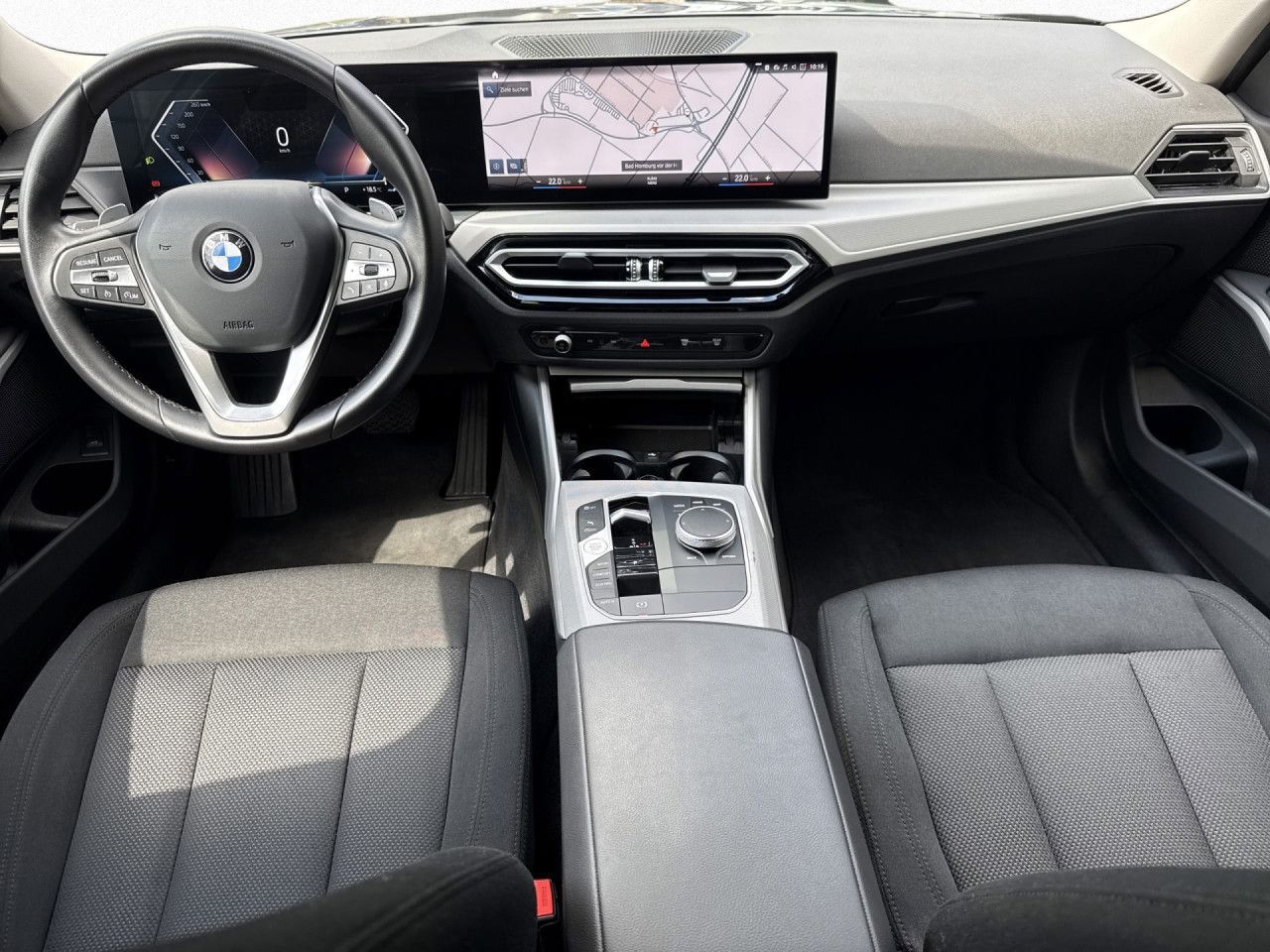 BMW 318i Touring Aut. LC+ LED Tempo SHZ DAB+ Navi foto 13