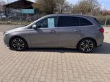 Mercedes-Benz B 200 d 8-G DCT Automatik NAVI KAMERA ACC AHK - Mercedes-Benz B-Klasse Gebrauchtwagen in München