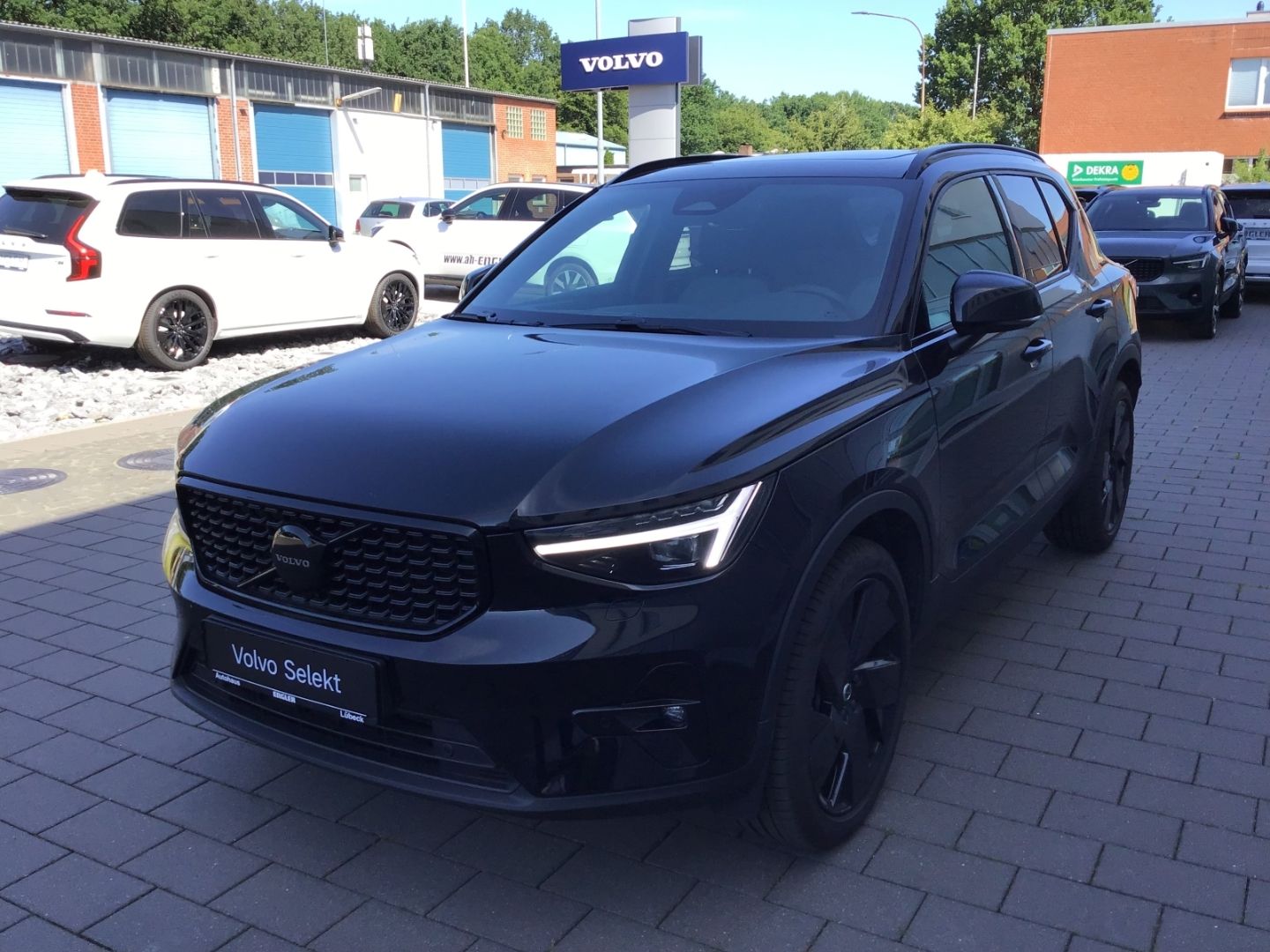 Volvo XC40 B3 (Benzin) Plus Black Edition Stdhzg. imagem 2