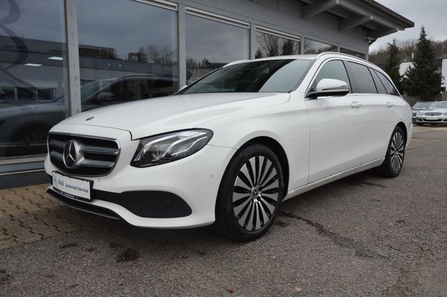 Mercedes-Benz E 220 d T*AUTOMATIK*NAVI*DISTR*BURM*SHZ*CAM*AHK*