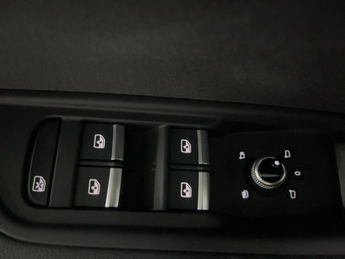 Audi A4 Avant 2.0 TDI quattro S tronic LED SH NAVI, миниатюра 11