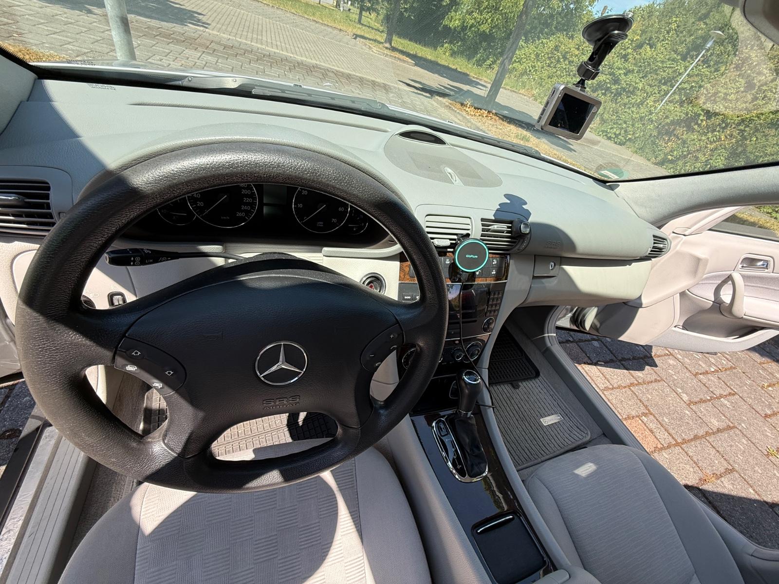 Mercedes-Benz 200 2004 — engine 1.796 cm³, 163 HP (120kW)