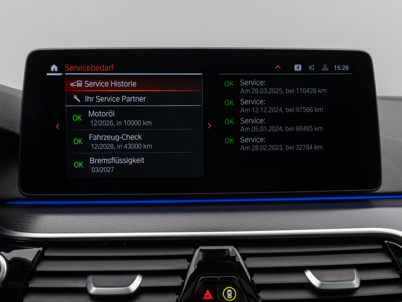 Fahrzeugabbildung BMW 530d M Sport Panorama Kamera Laser HUD DAB HiFi