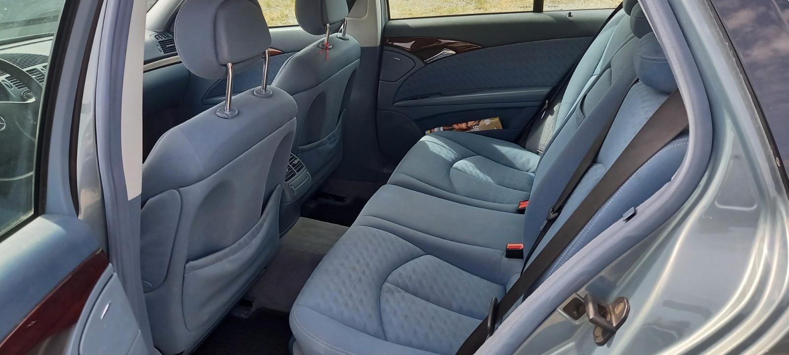 Mercedes-Benz E220 2004 — photo 14