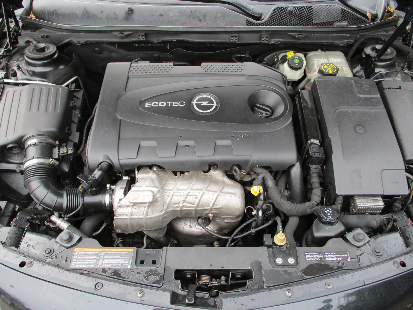 Opel Insignia 2010 — photo 10