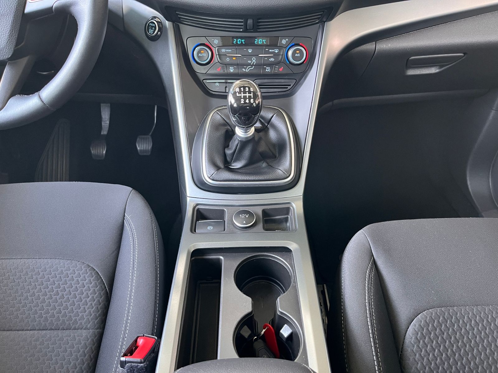 Fahrzeugabbildung Ford Kuga Cool & Connect KLIMA NAV SHZ PDC