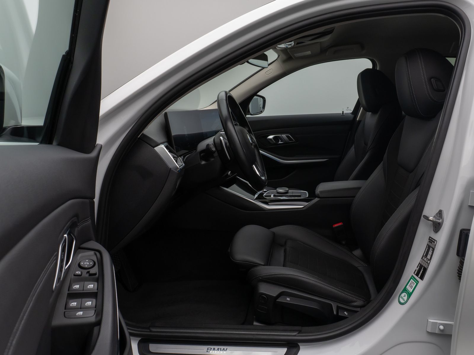 Fahrzeugabbildung BMW 320i DAB Leder MSport AHK Lenkradheizung Sport