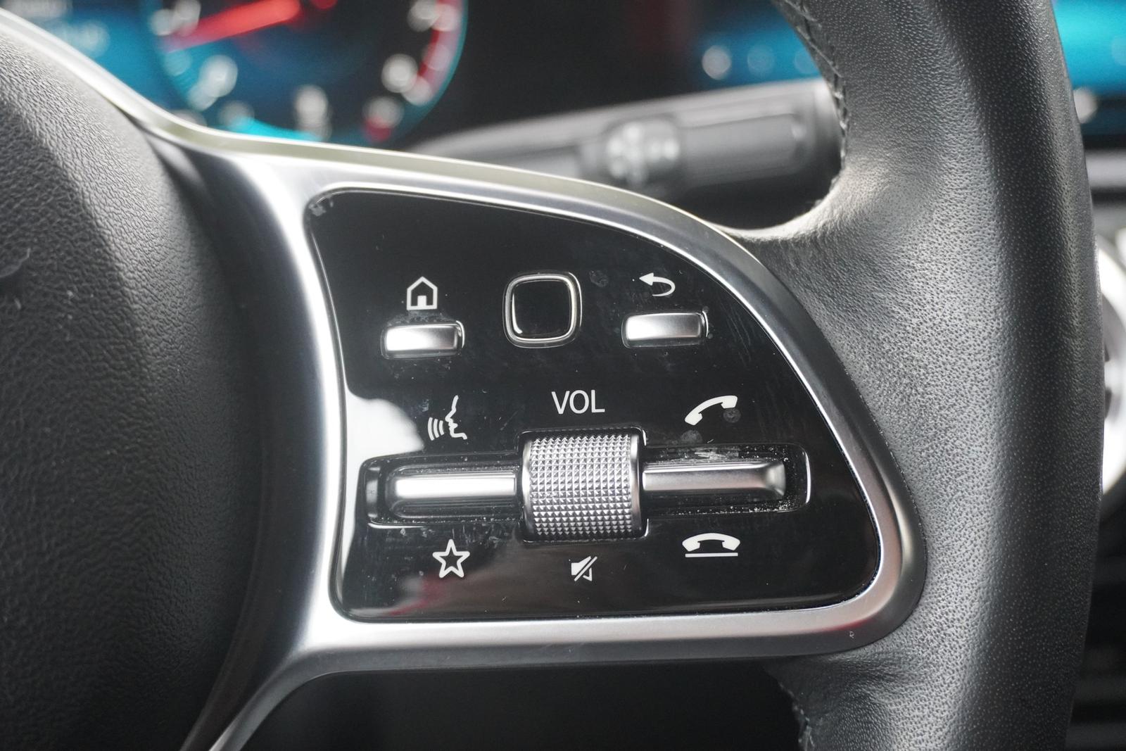 Mercedes-Benz A-Class A200 Edition 19 Totwinkel LED Digitales Cockpit, миниатюра 17