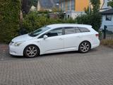 Toyota Avensis Combi Edition 2.2 D-4D Automatik Edition - Toyota Avensis mit Diesel-Antrieb: Kombi, Automatik, 2.2