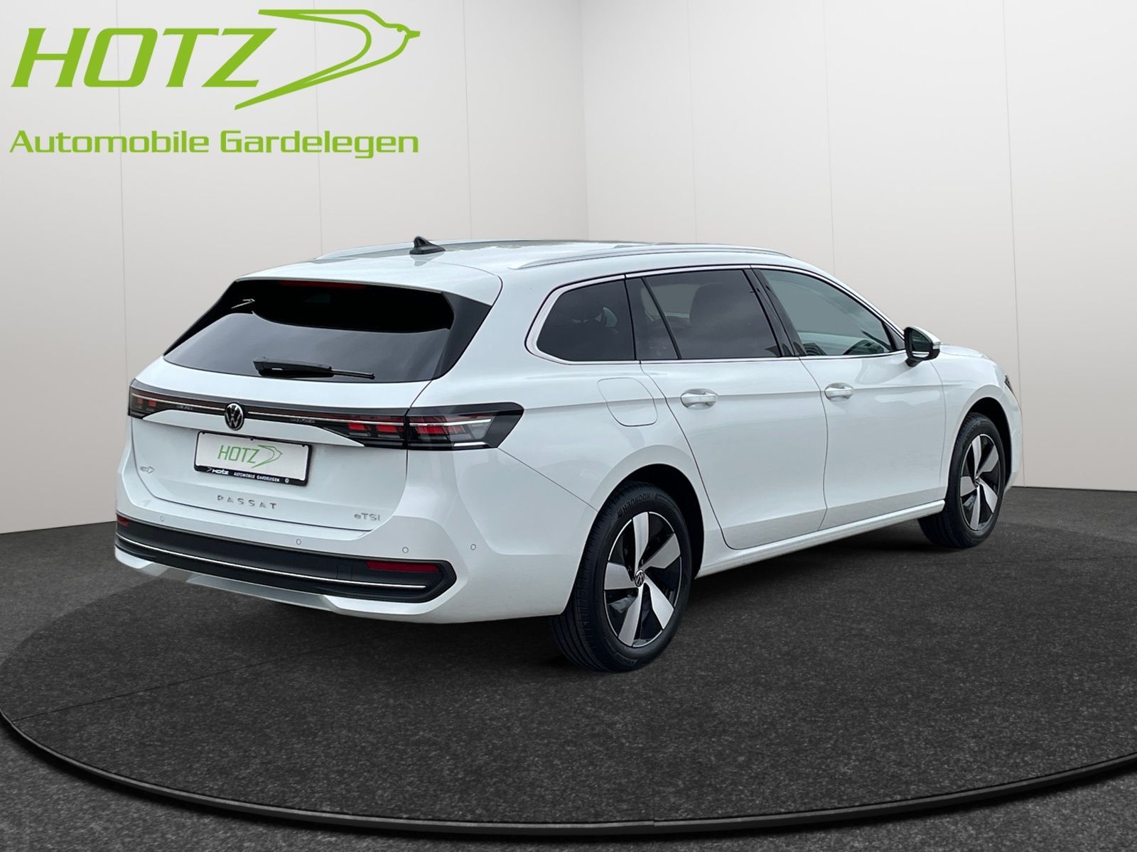 Volkswagen Passat Variant 1.5 eTSI DSG Business AHK DCC MAT foto 5