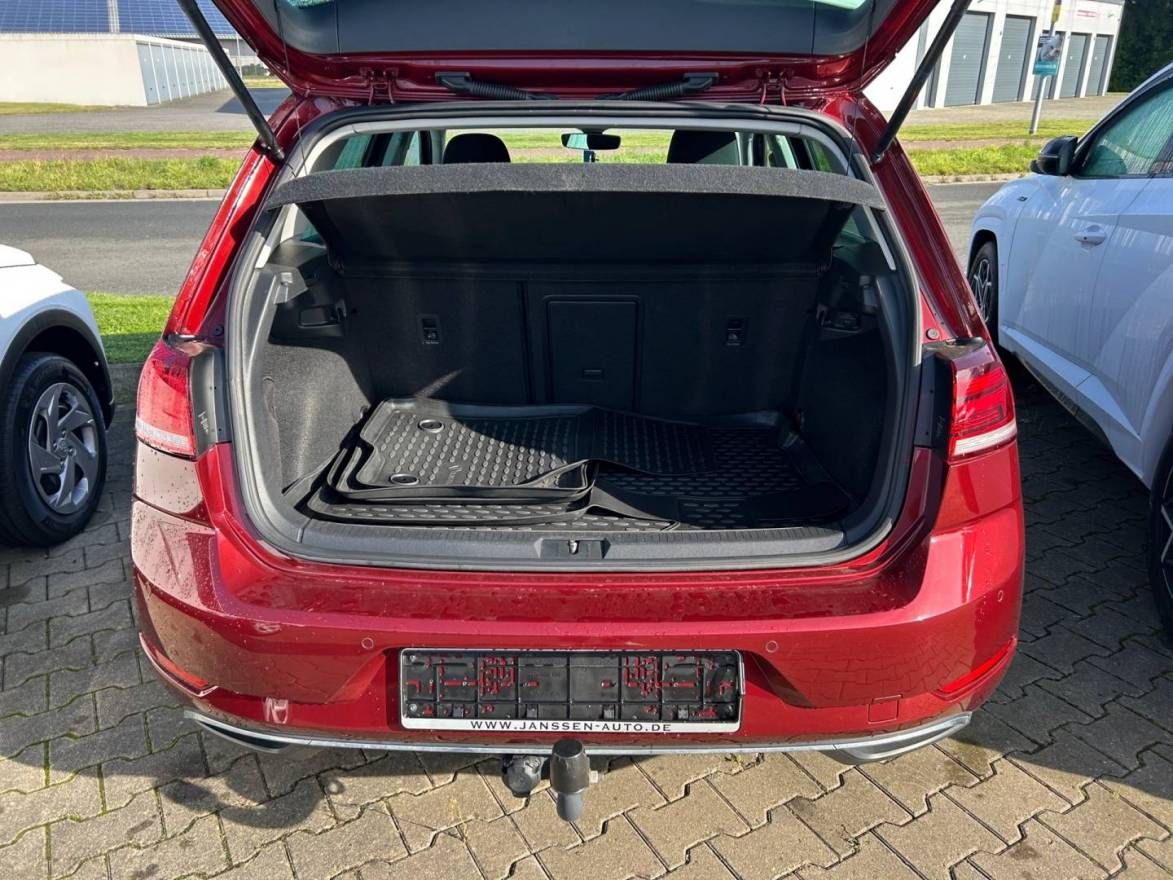 Fahrzeugabbildung Volkswagen Golf 1.5 TSI ACT OPF DSG IQ Drive