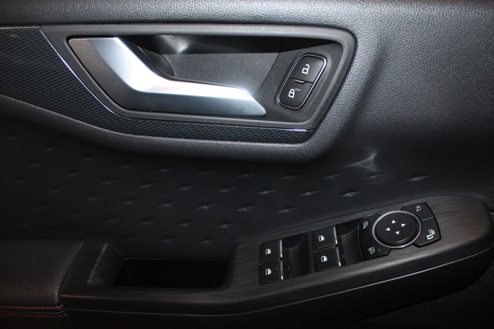 Fahrzeugabbildung Ford Kuga ST-Line X LED AHK ACC HUD 2xCAM WinterPaket