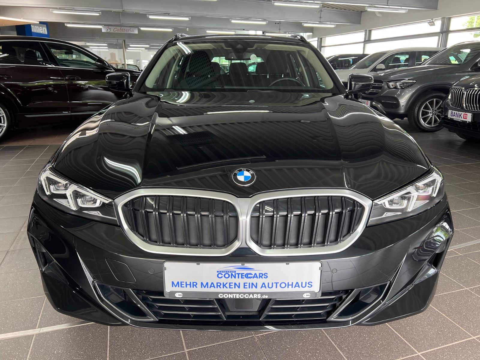 BMW 318d Touring Facelift+Keyless+Hifi+KurvenDISPLAY foto 3