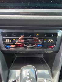 Volkswagen Tiguan - 10