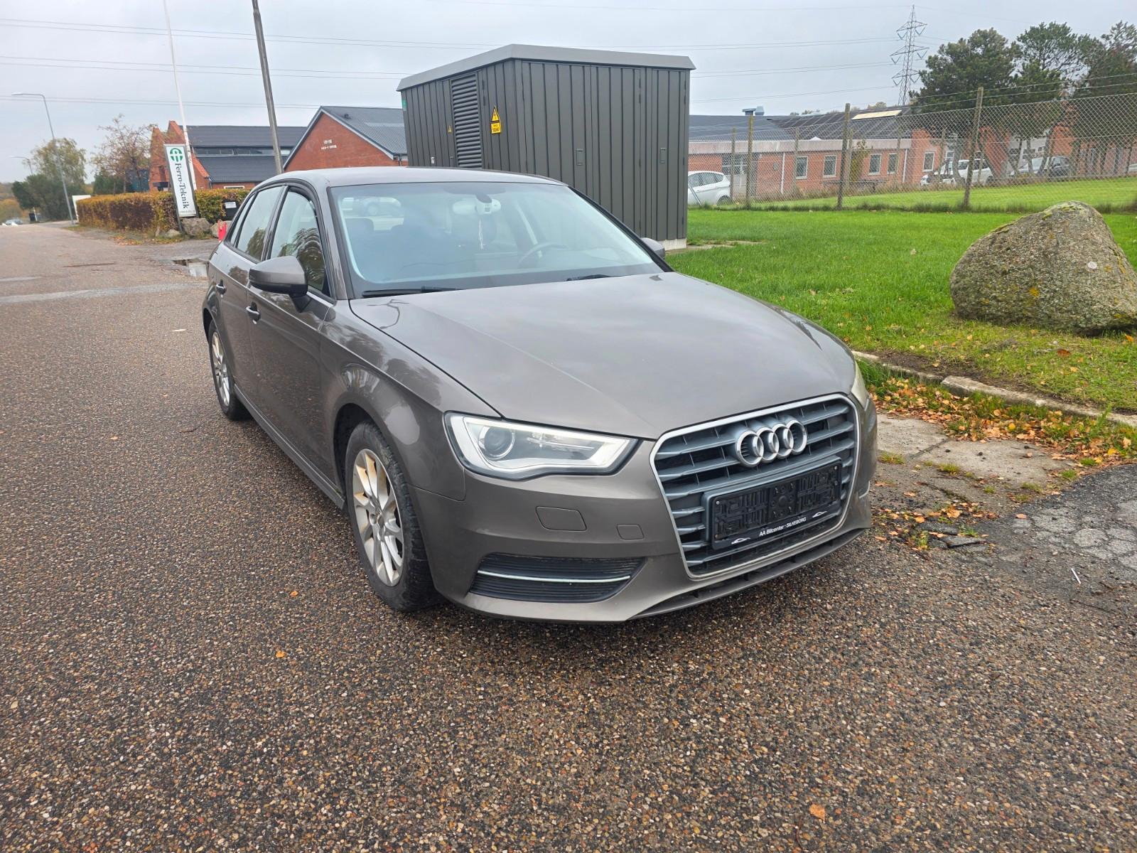 Audi A3 2014 — rear view