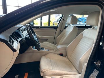 MYAUTOCENTER – Gebraucht- und Jahreswagen mit Werkstattservice in Pfaffenhofen Volkswagen Passat Highline *4Motion*Massage*AHK*LED*Keyless