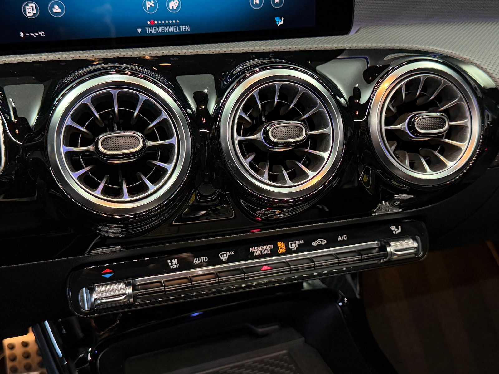 Fahrzeugabbildung Mercedes-Benz CLA 200 d|AMG-LINE|KAMER|BURMESTER|
