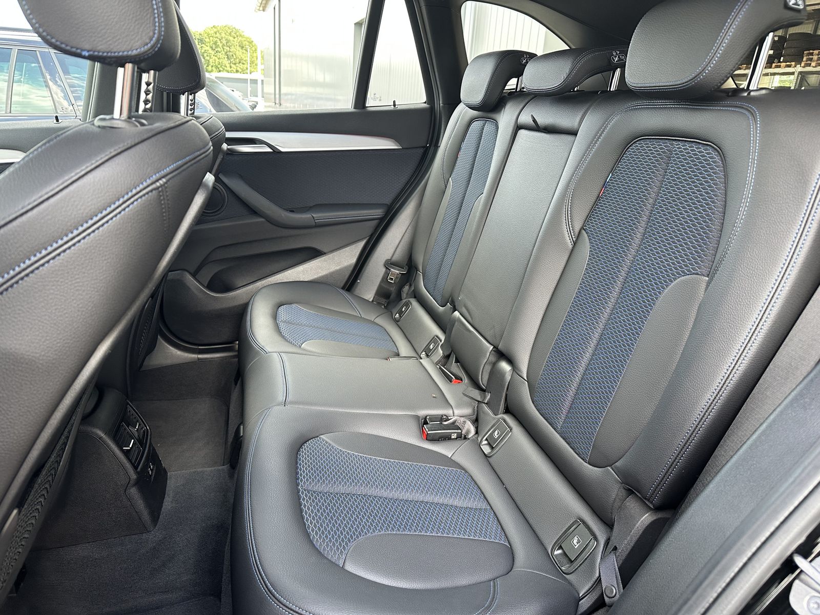 Fahrzeugabbildung BMW X1 xDrive25d M-Sport NAV+LED+AHK+ACC+KAMERA+HIFI