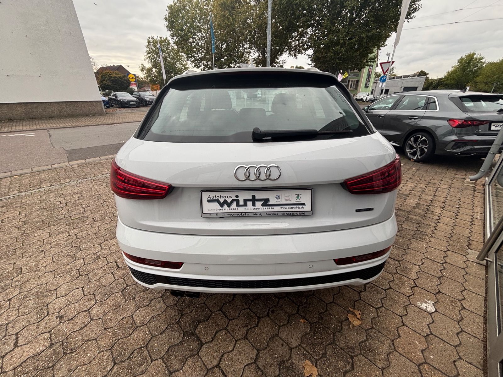 Fahrzeugabbildung Audi Q3 S-line quattro Kam SHZ