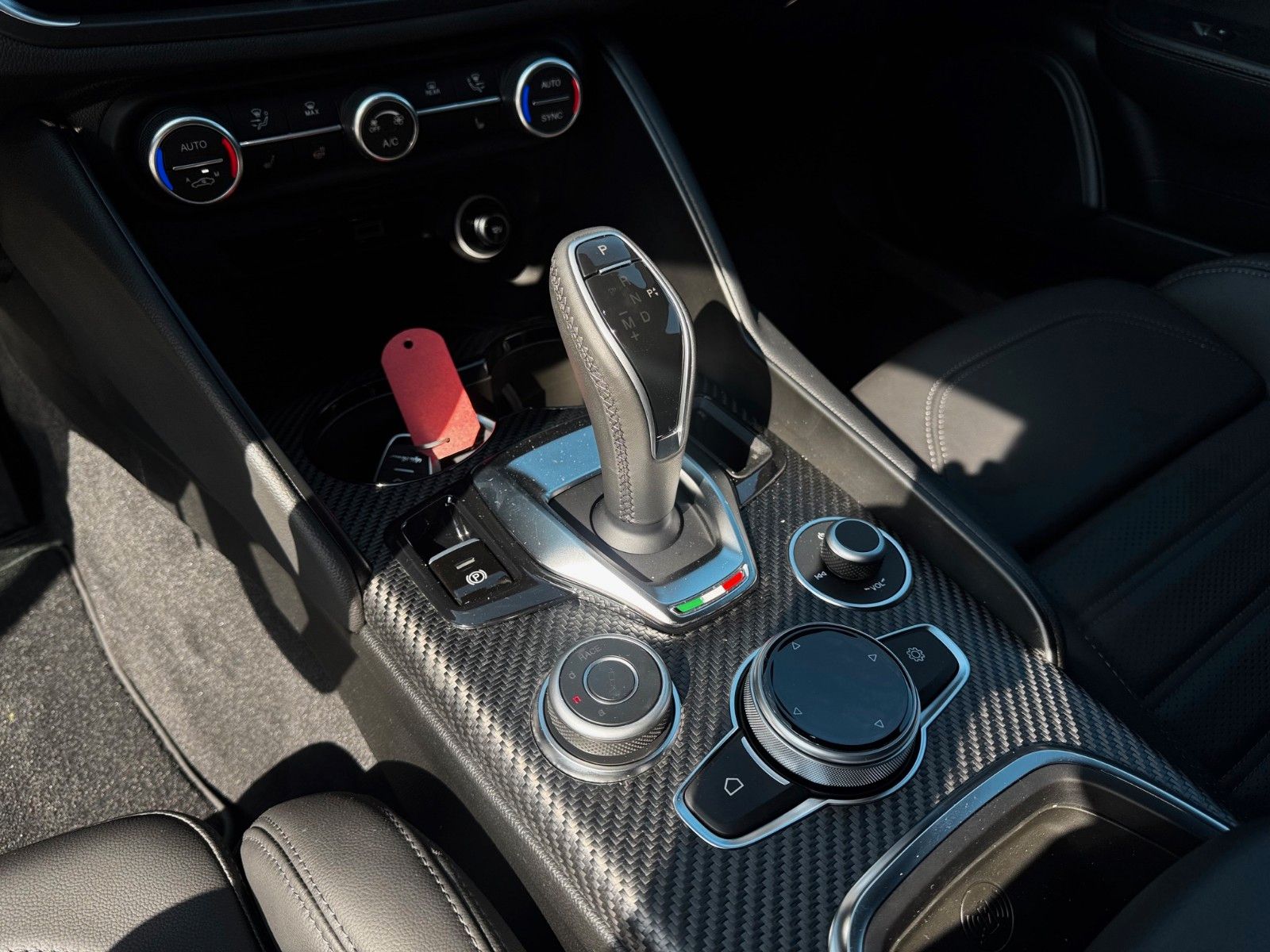 Fahrzeugabbildung Alfa Romeo Giulia 2.9 V6 Bi-Turbo 520PS Quadrifoglio Techp.