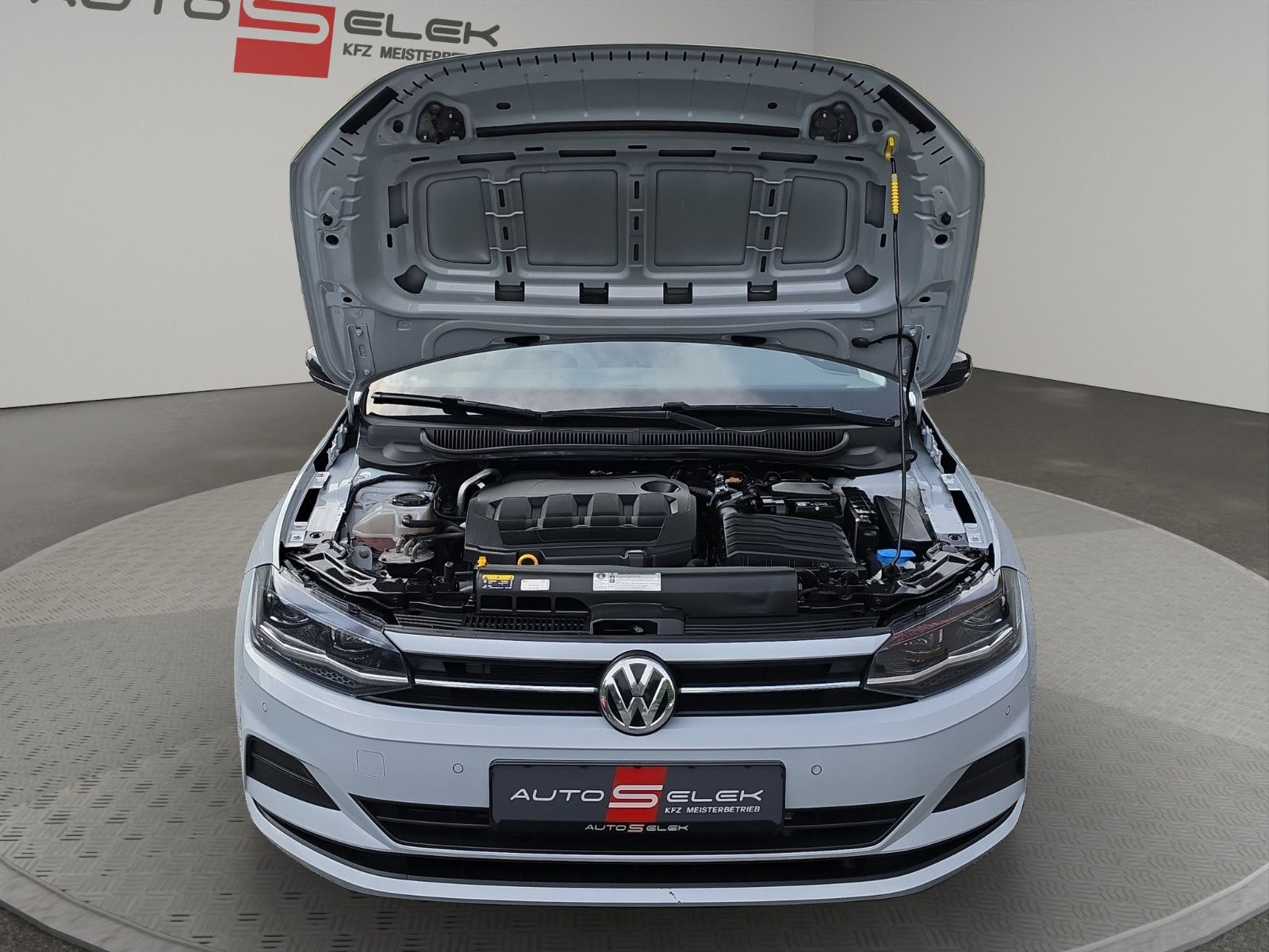 Fahrzeugabbildung Volkswagen Polo VI beats 1.HAND ACC LEDER NAVI DIGITACHO