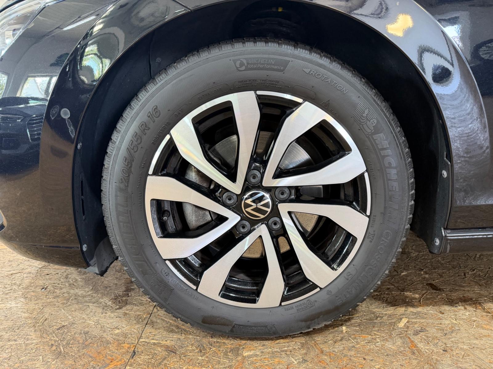 Volkswagen Golf VIII Lim.Active2.0TDI DSG/PANO/AHK/GARANTIE, миниатюра 4