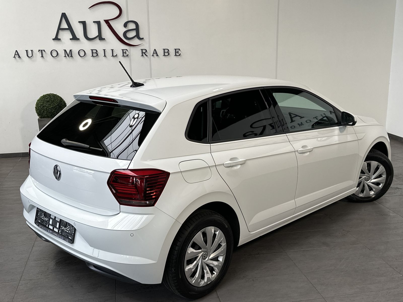 Fahrzeugabbildung Volkswagen Polo 5-Türer 1.6 TDI Comfortline NAV+ACC+KAMERA