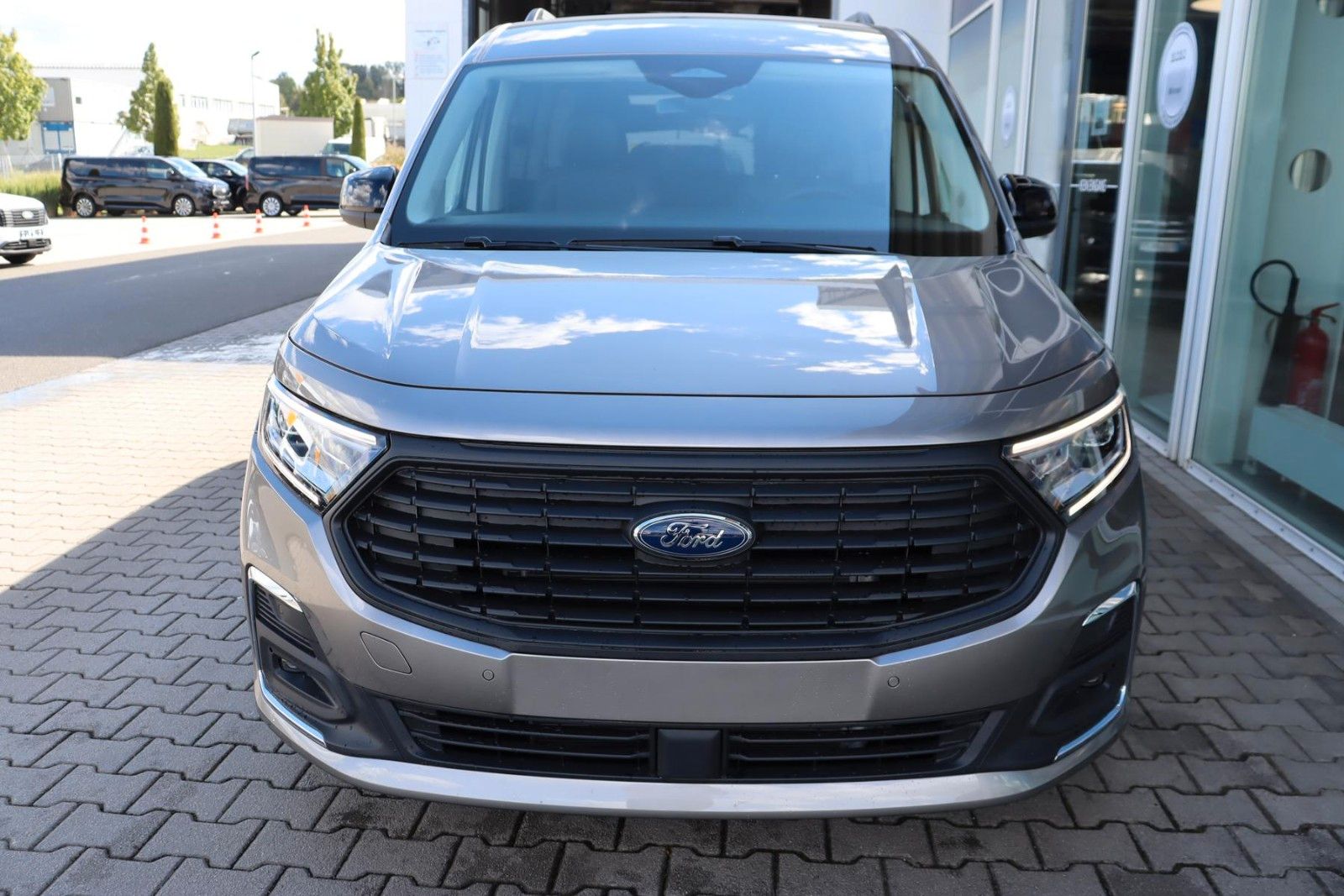 Ford Tourneo Connect Titanium L1 2.0 AHK 0,0 %FIN* mg imagem 3