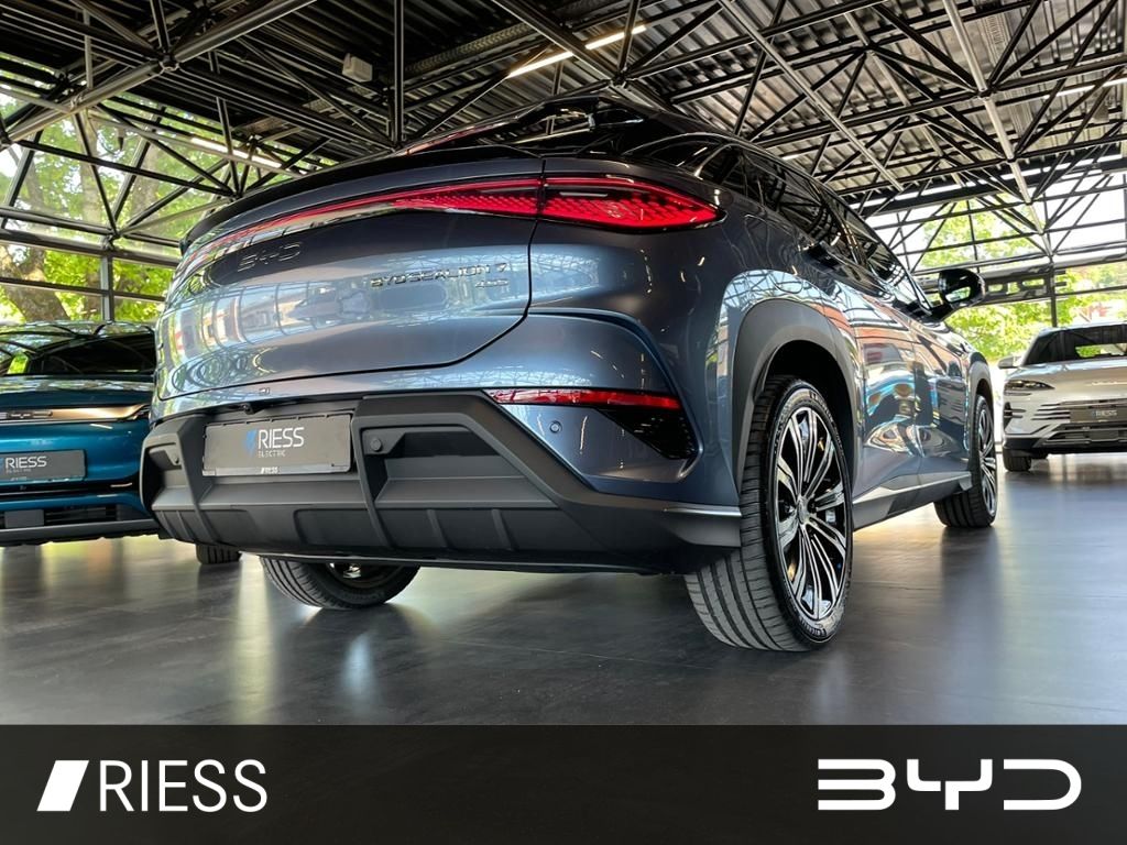 BYD SEALION 7