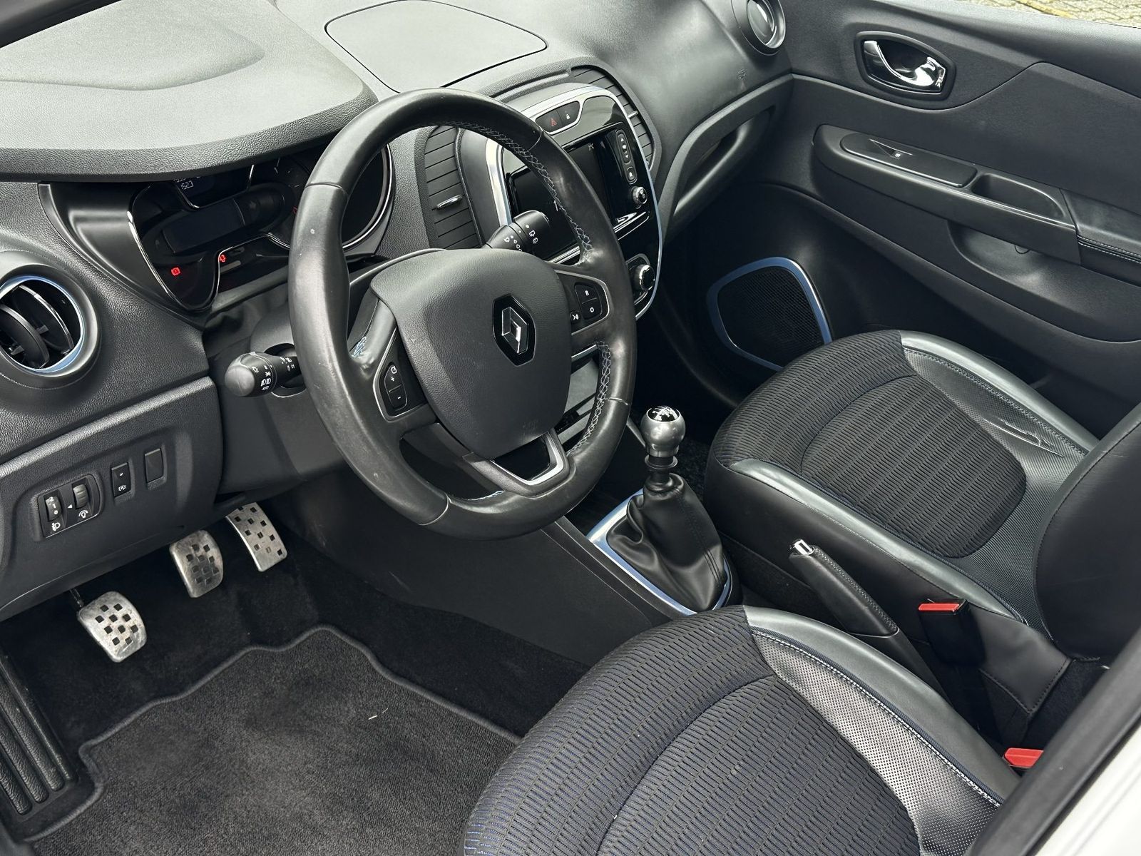 Fahrzeugabbildung Renault Captur Crossborder TCe 120