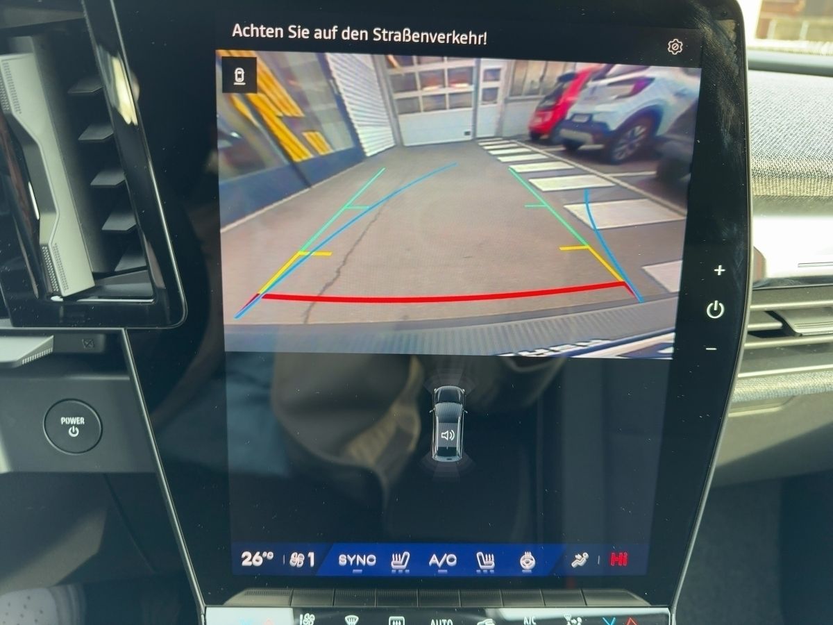 Fahrzeugabbildung Renault Scenic TECHNO E-TECH 220 LONG RANGE GJR - mit KI generiert/bearbeitet
