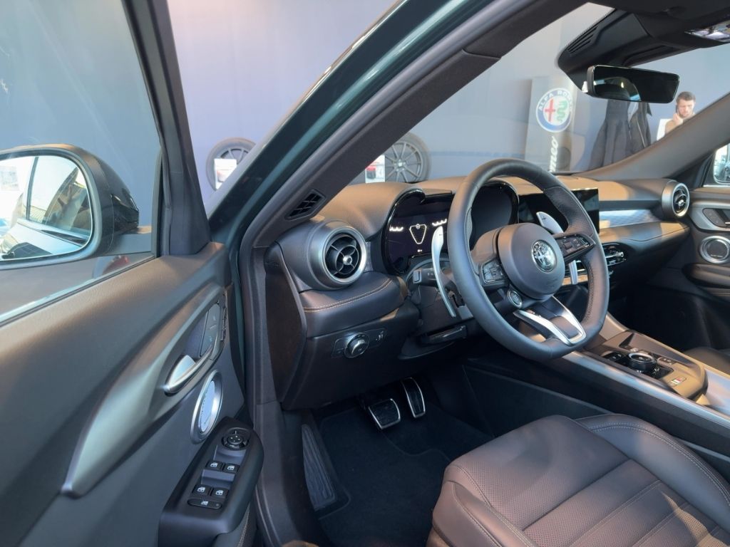 Fahrzeugabbildung Alfa Romeo Tonale Veloce, 360 Kamera, elektr. Heckkl. SHZ
