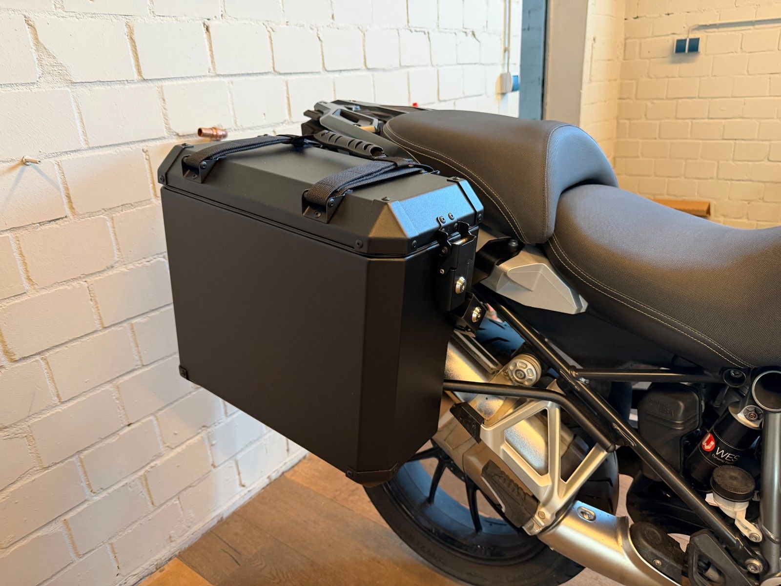 Fahrzeugabbildung BMW R 1250 GS Exclusive  inkl.  WESA -35mm tief