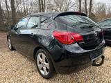 Opel Astra J Lim.Edition*1.6*Automatik* - Opel Astra aus 2010: 1.6