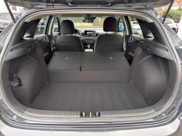 Kia Ceed 1.5T DCT7 Kamera PDC SHZ Klima CarPlay