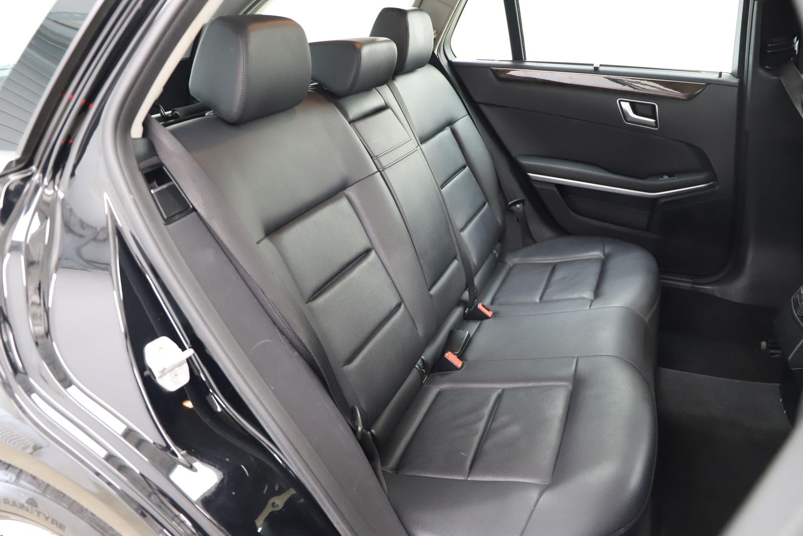 Mercedes-Benz  E 220 CDI 170PS 7G-Tronic T ACC AHK  El.Heck