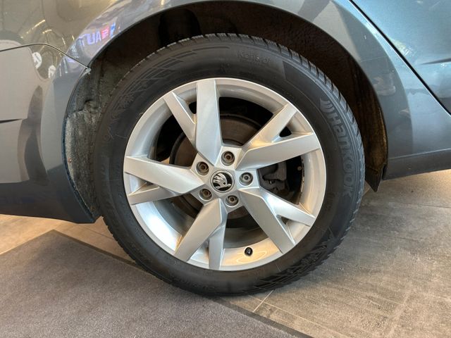 Skoda Octavia Combi *PANO*ACC*NAVI*LED*2-ZONEN*