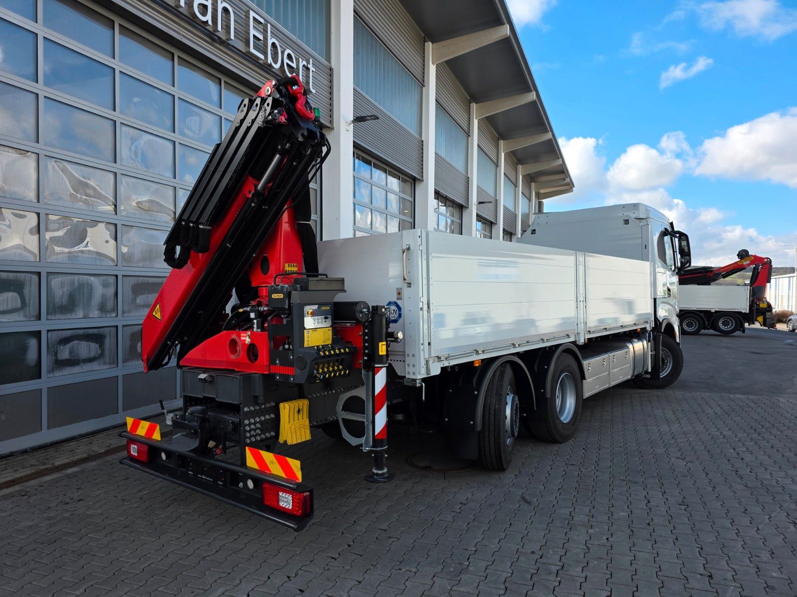 Fahrzeugabbildung Iveco X-Way AD280X49Y Palfinger PK 19.001 SLD5 Funk