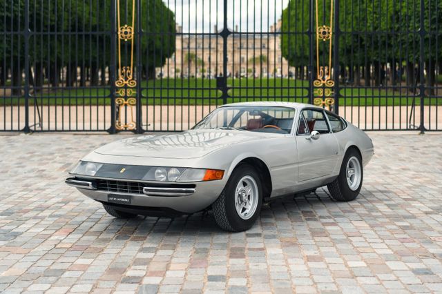 Ferrari 365 GTB/4 Daytona Plexiglas - matching, invoices