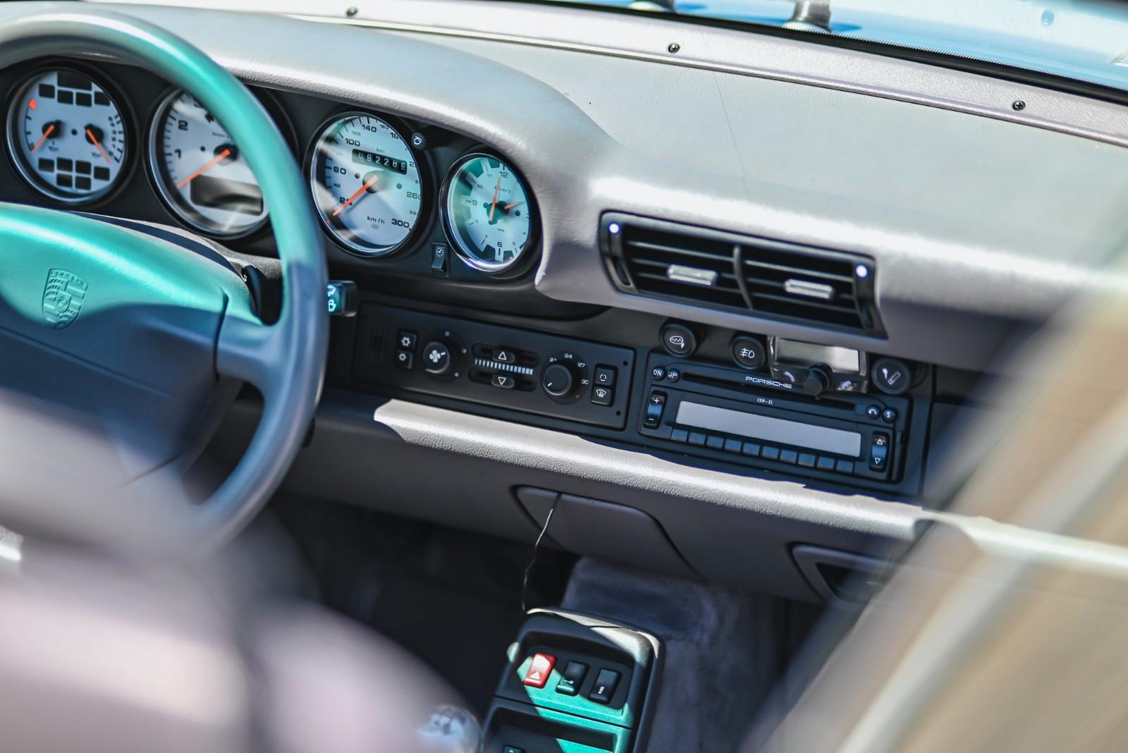 Porsche 993 Carrera Cabriolet
