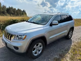 Jeep Grand Cherokee Laredo 3.6 V6 Automatik Laredo - Jeep Grand Cherokee mit Benzin-Antrieb: Geländewagen