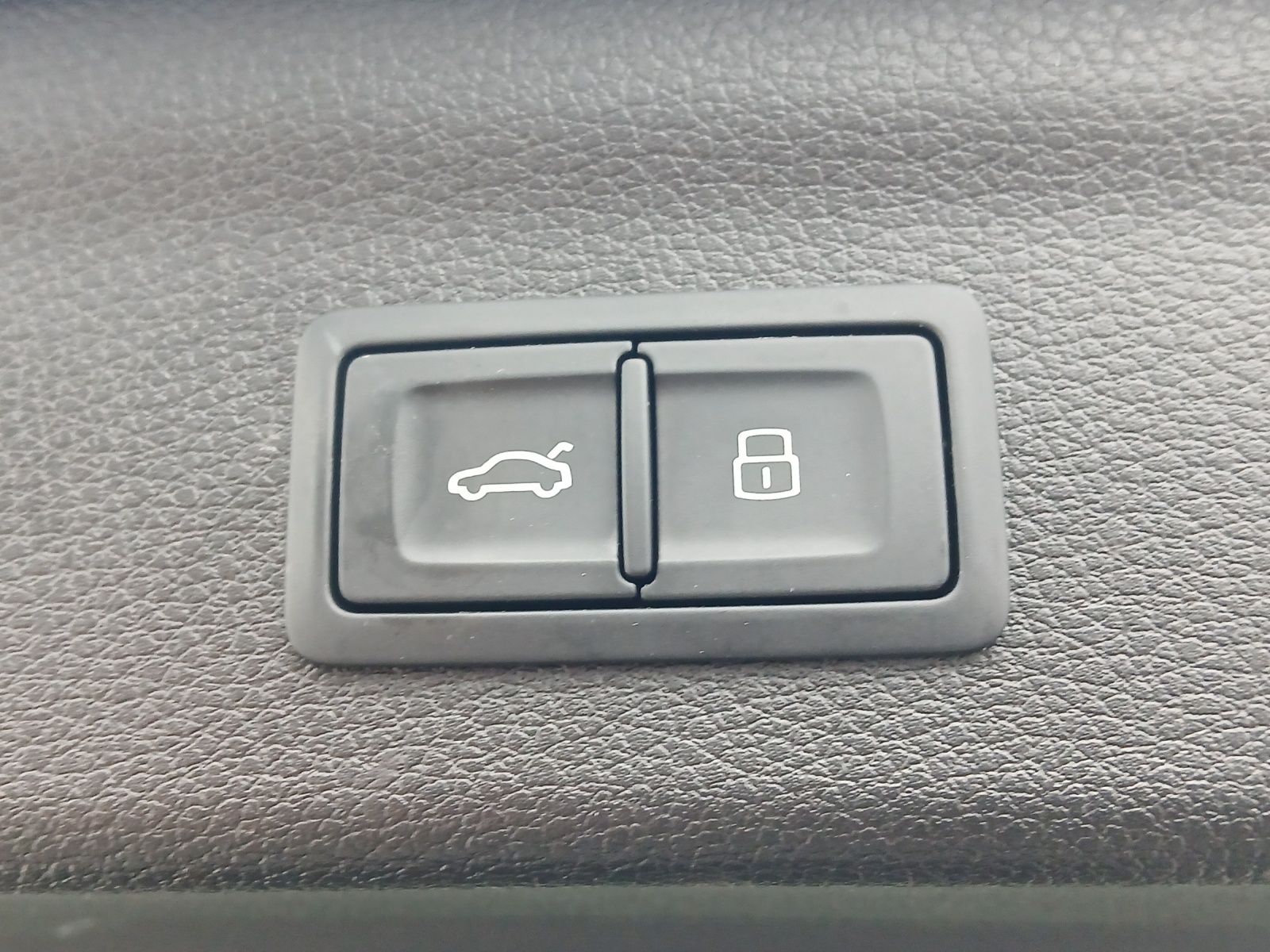 Fahrzeugabbildung Audi Q3 35 TFSI advanced LED Navi SHZ AHK ACC AVC