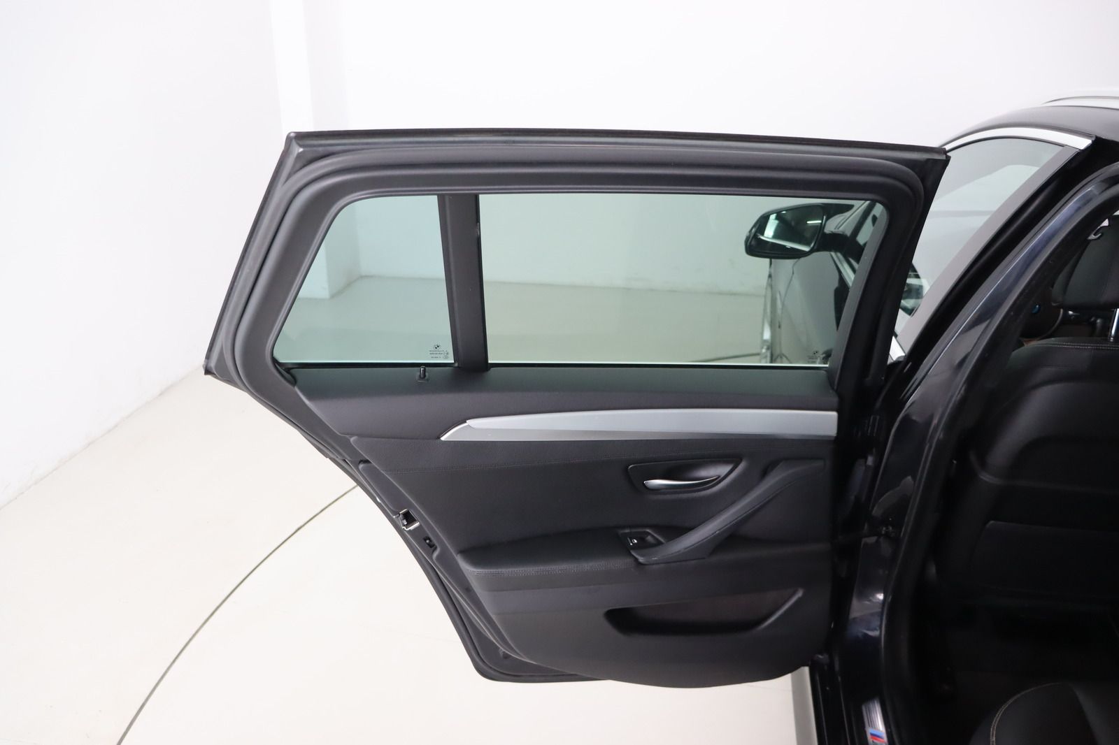 Fahrzeugabbildung BMW M550 d Touring xDrive * HUD * Leder