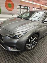 Infiniti Q30 1.5d FWD Premium Premium - Infiniti Q30 von privat
