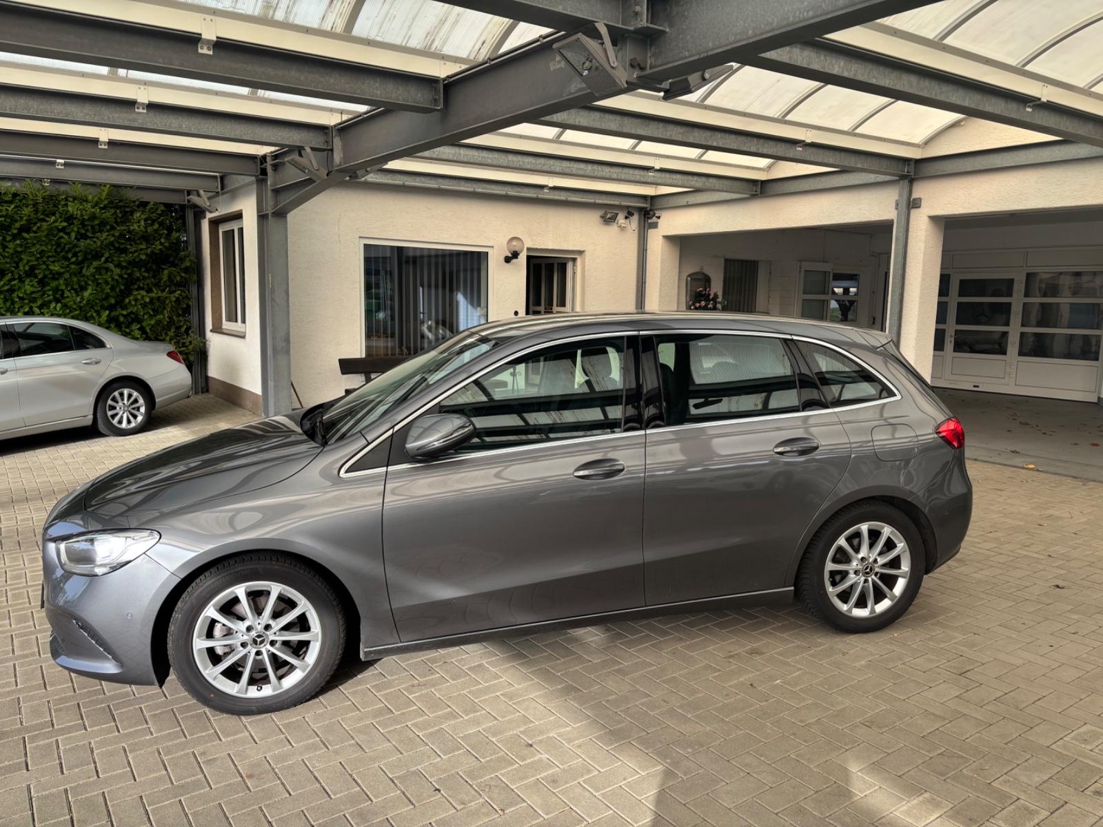 Mercedes-Benz B 180 Progessive Kamera MBUX Navi Sitzh.