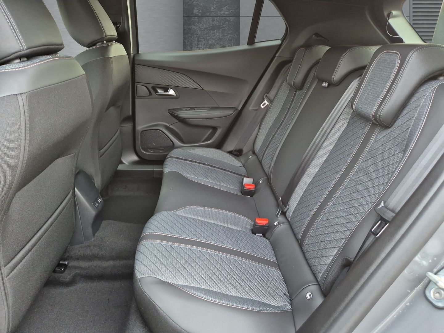 Peugeot 2008 - Bild 9