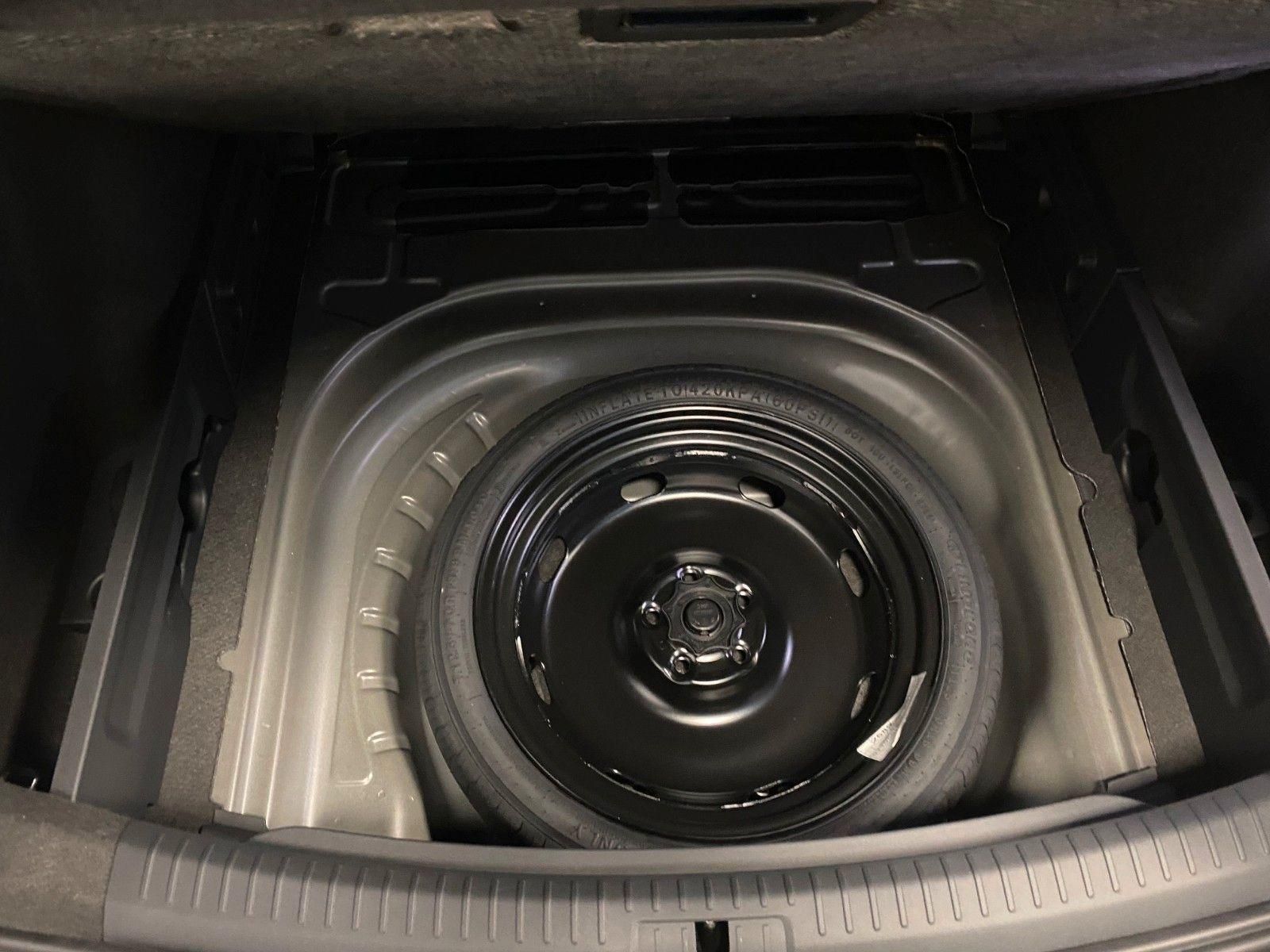 Fahrzeugabbildung CUPRA Leon ST 1.5 eTSI DSG FACELIFT MHEV+5 J. GARANTIE